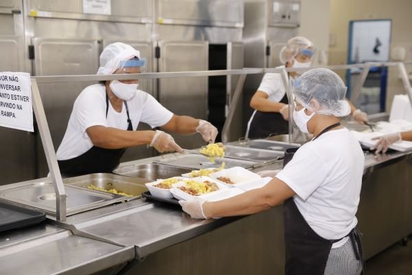 Restaurante comunitário DF - Metrópoles