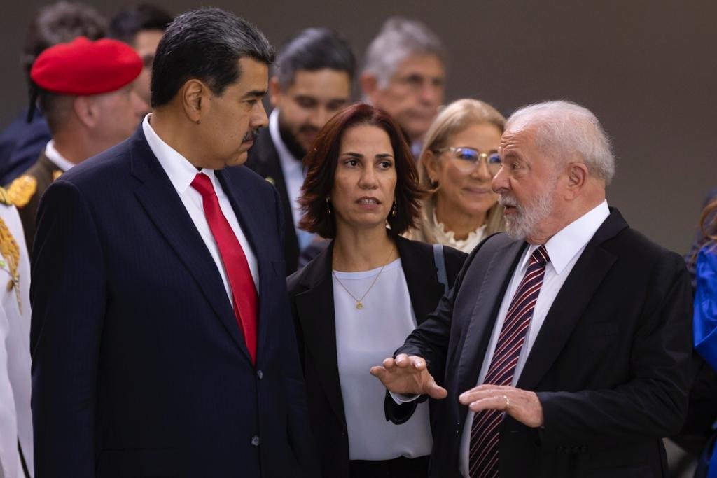 Presidente da Venezuela, Nicolás Maduro conversando com presidente Lula, no palácio do Itamaraty - Metrópoles