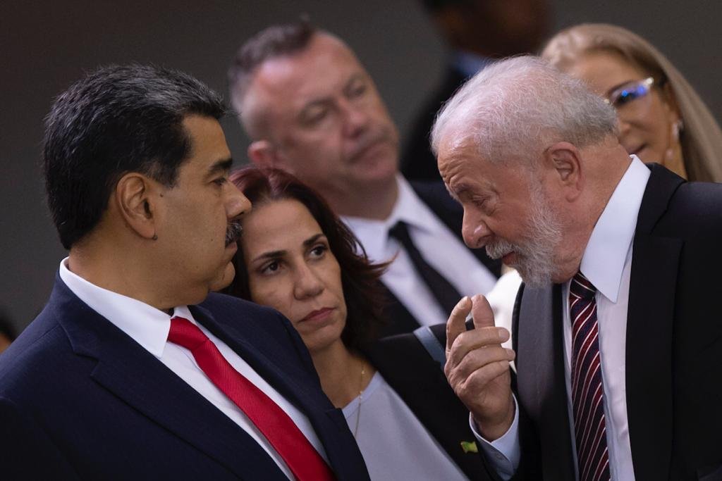 Presidente da Venezuela, Nicolás Maduro conversando com presidente Lula, no palácio do Itamaraty - Metrópoles