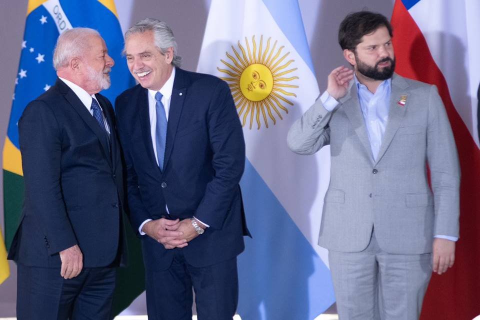 Presidente do Uruguai critica Lula por chamar de 'narrativa