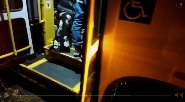 goias veculo apreendido excesso de passageiros