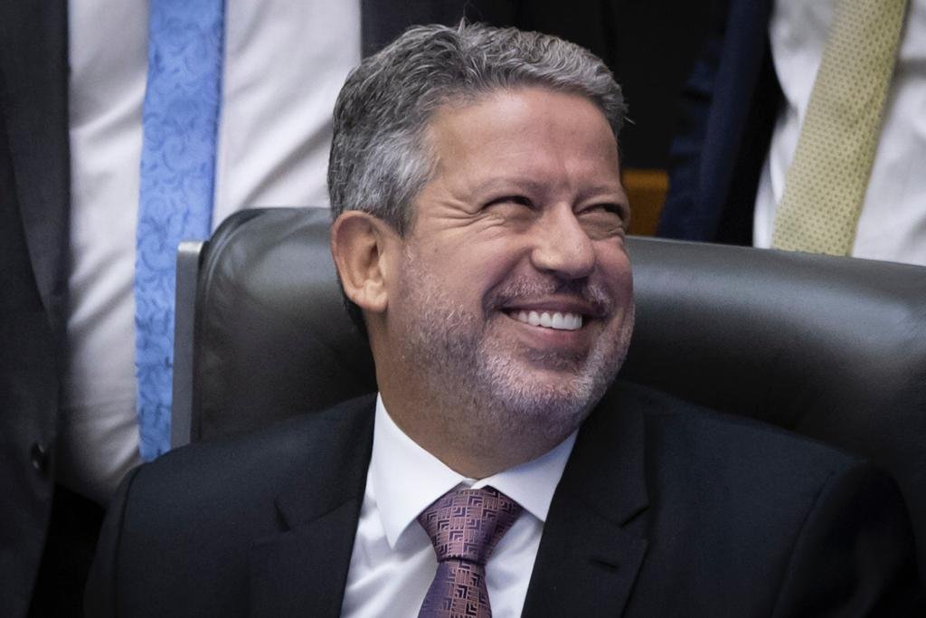 Presidente da Câmara dos Deputados , Arthur Lira (PP-AL) sorrindo - Metrópoles