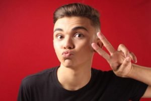 Sucesso no TikTok, Átila Ângelo tem Pabllo Vittar como ídolo