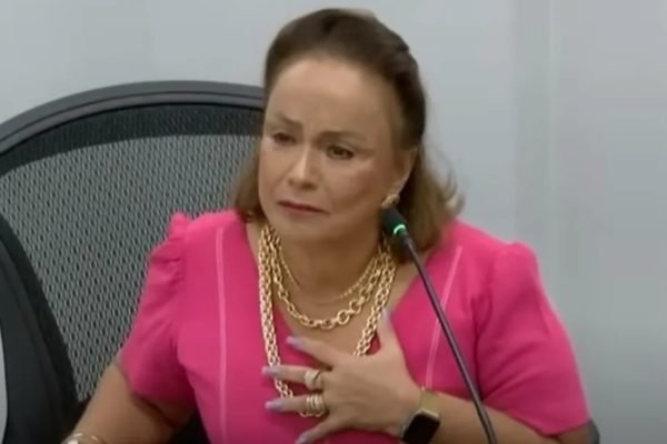 goias procuradora reclama de salario