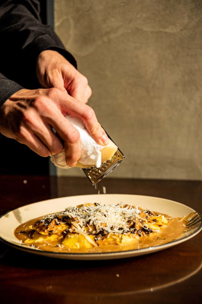 Na foto, um prato com comida - Metrópoles