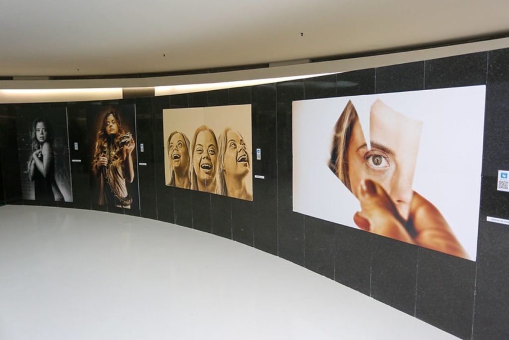 Museu da Inclusão recebe exposição sobre síndrome de Down