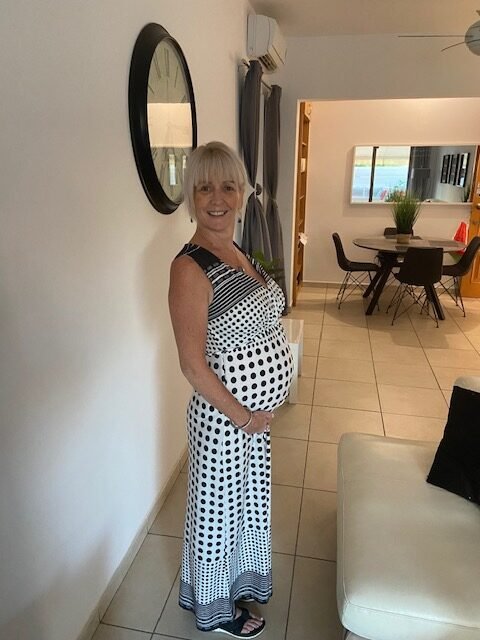 Mulher engravida aos 53 após 25 anos tentando fertilização in vitro