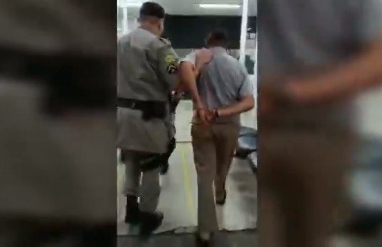 goias idoso tenta matar cunhado a marteladas