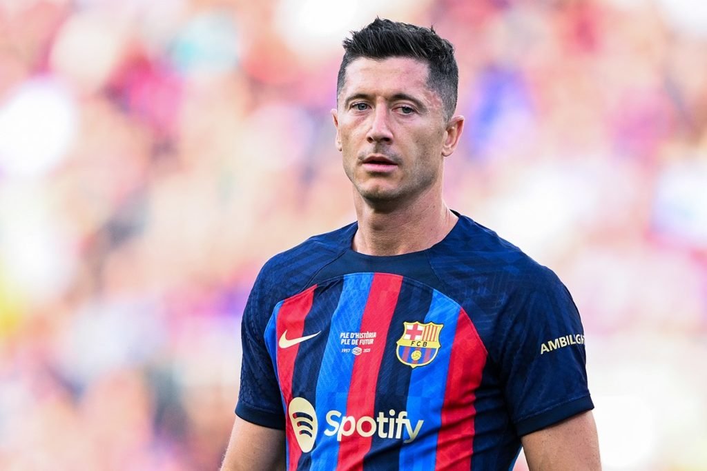 Lewandowski deve assinar com Barcelona por 3 temporadas, diz TV