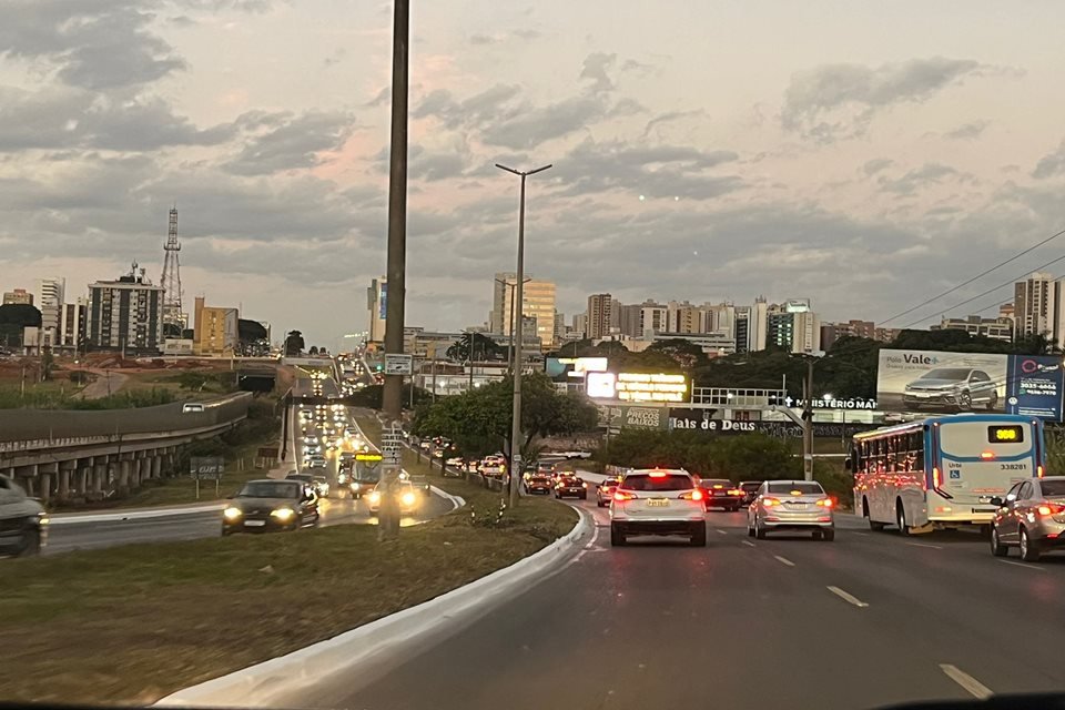 Com túnel, motorista que passa por Taguatinga no horário de pico enfrenta menos trânsito