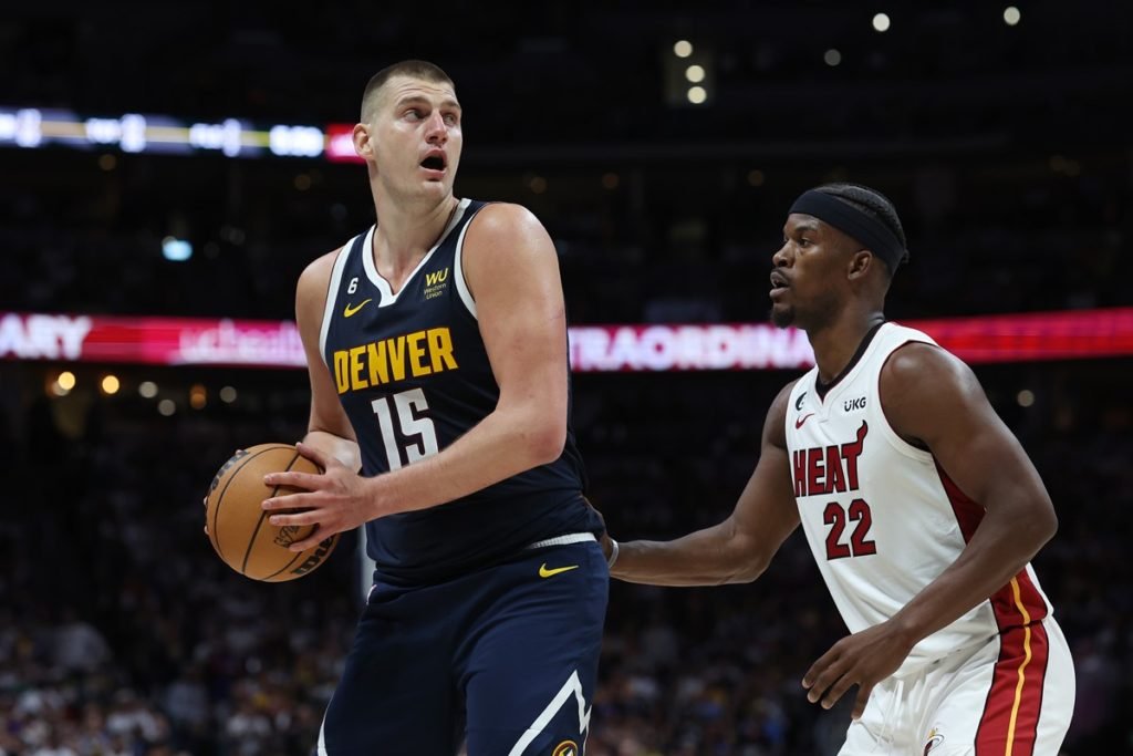 Miami Heat vence Denver Nuggets no segundo jogo da final e empata série