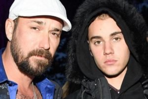 Pai de Justin Bieber ataca comunidade LGBT e ironiza mês do orgulho