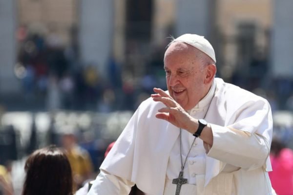 Papa Francisco terá alta após retirar hérnia; entenda a cirurgia O pontífice passou por laparotomia para correção de uma laparocele, espécie de hérnia que se formou na cicatriz de uma cirurgia anterior