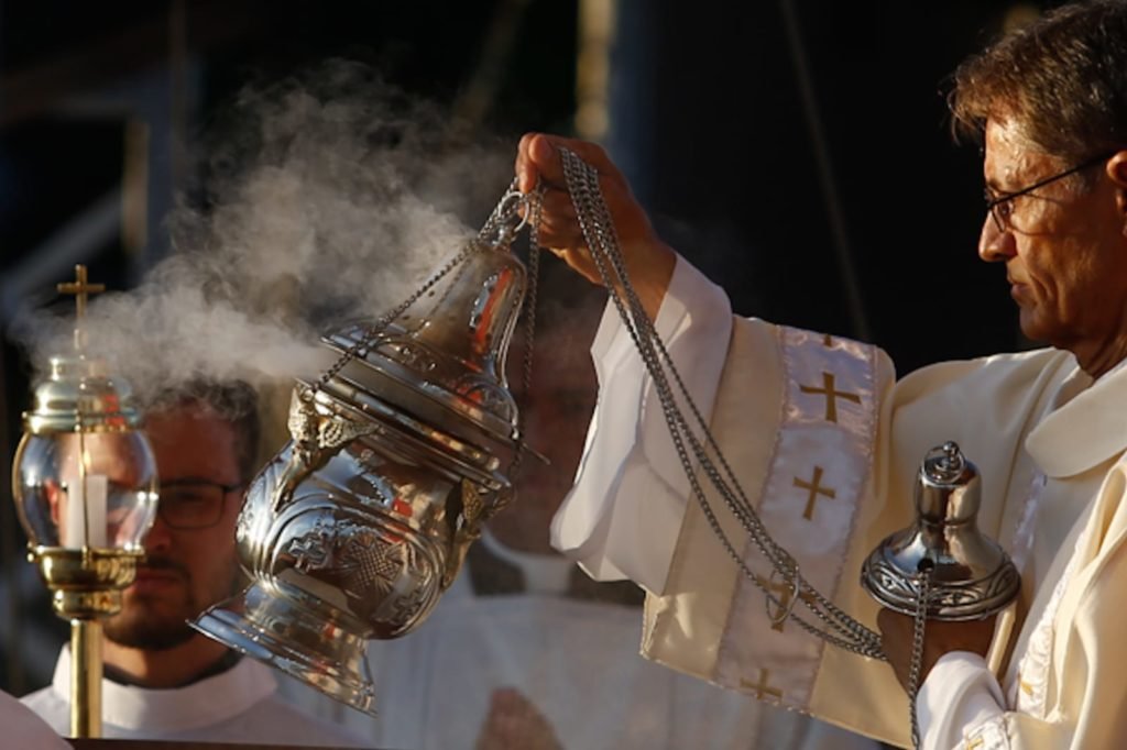 Fiéis de diversas regiões do Distrito Federal foram à Esplanada dos Ministérios na manhã desta quinta-feira (8/6) para celebrar o Corpus Christi