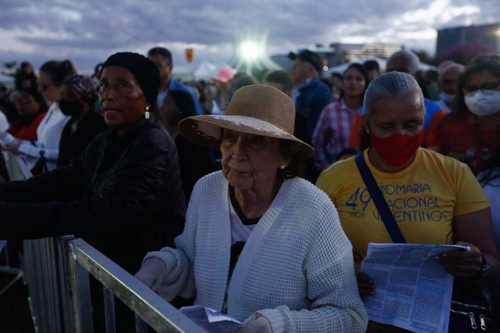 Fiéis de diversas regiões do Distrito Federal foram à Esplanada dos Ministérios na manhã desta quinta-feira (8/6) para celebrar o Corpus Christi