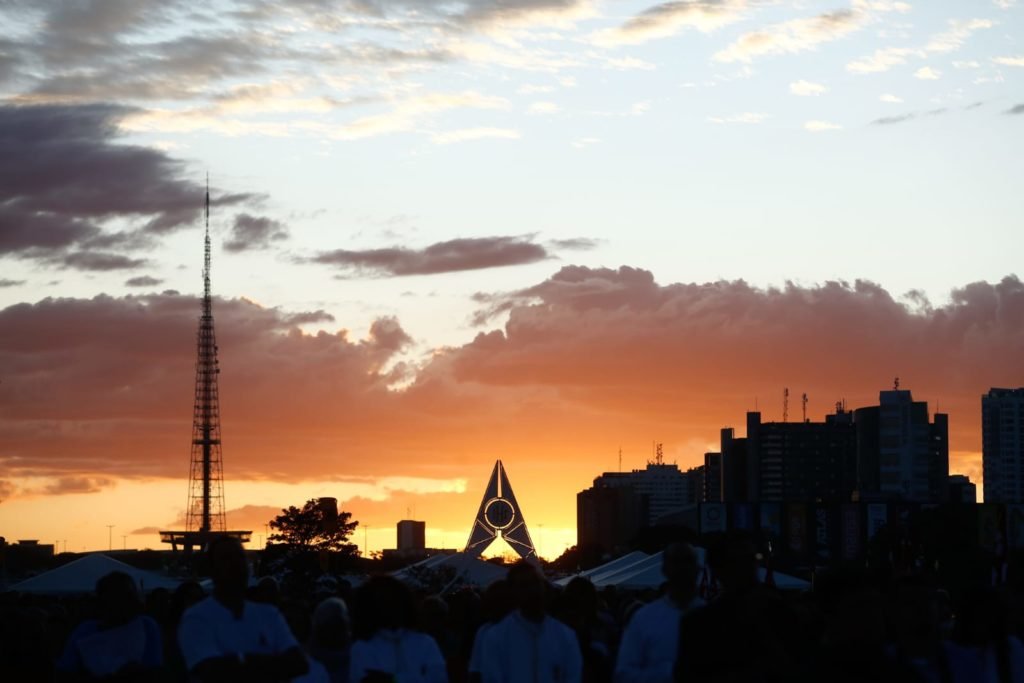 Fiéis de diversas regiões do Distrito Federal foram à Esplanada dos Ministérios na manhã desta quinta-feira (8/6) para celebrar o Corpus Christi