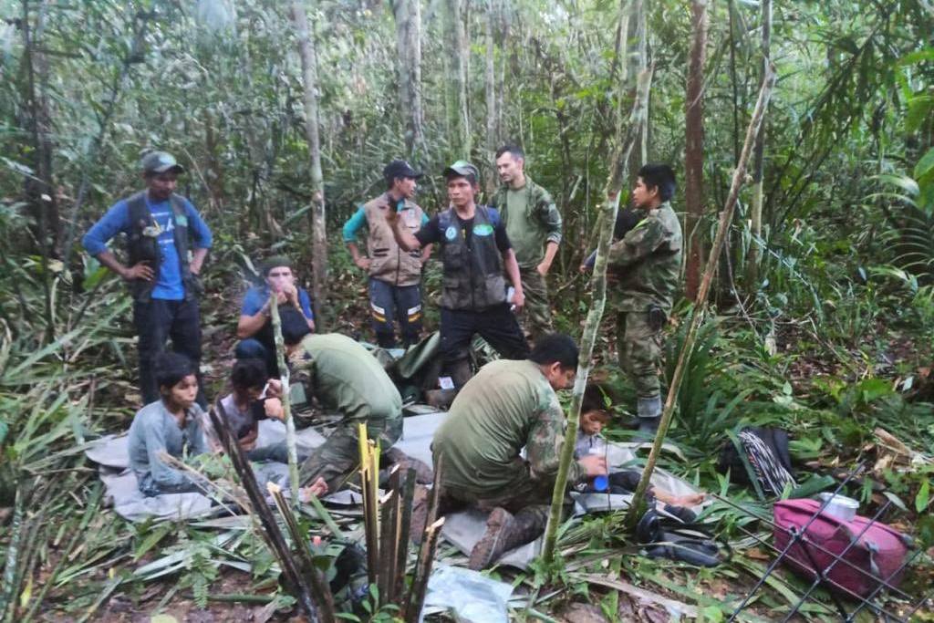 Veja resgate de criança sugada por areia movediça