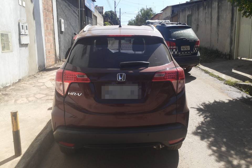 Carro roubado mulher trans