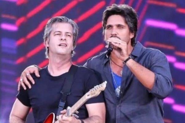 Léo Chaves enterra boatos de volta com Victor e lança 1º DVD solo em 2021