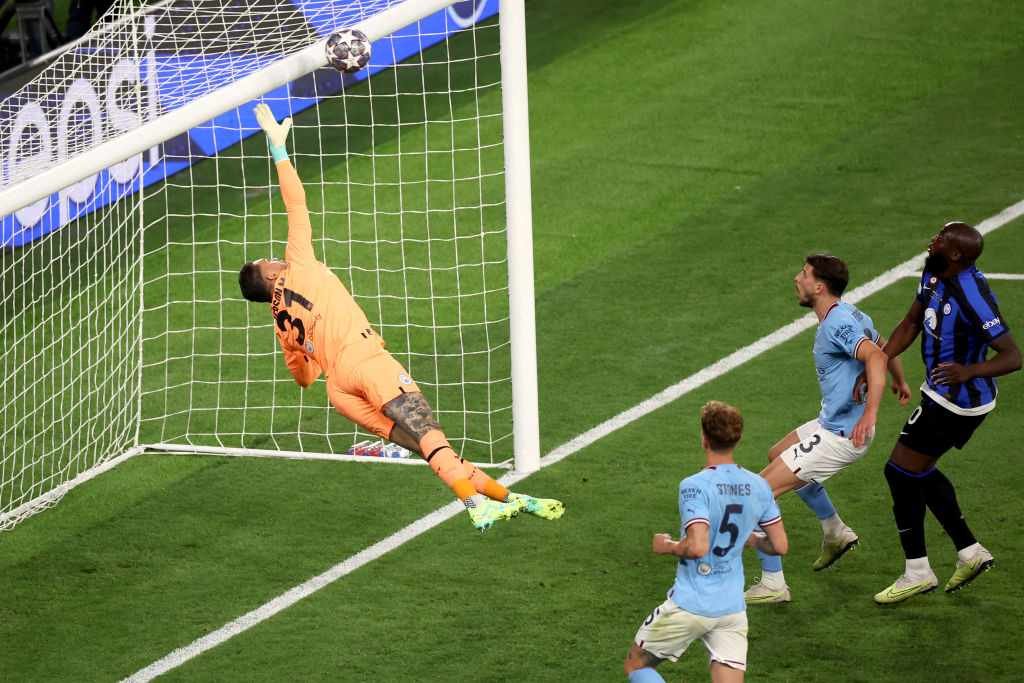 City bate Inter com gol de herói improvável e enfim leva a Champions