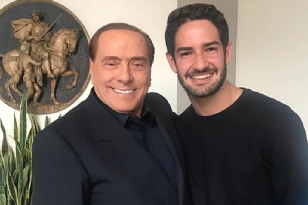 Alexandre Pato posta homenagem ao ex-sogro Silvio Berlusconi