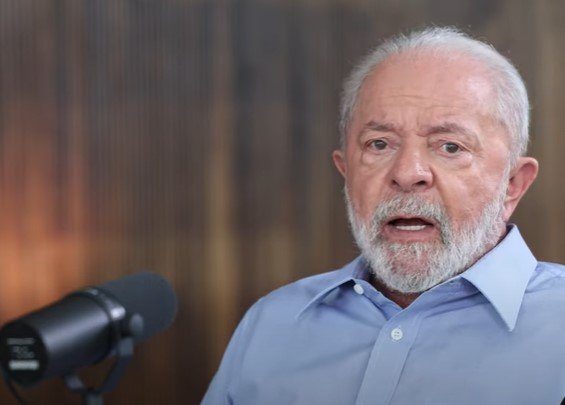 Lula tá imitando o Bolsonaro e tá fazendo lives, só que a live