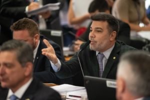 Deputado Marco Feliciano durante CPMI atos 8 de janeiro - Metrópoles