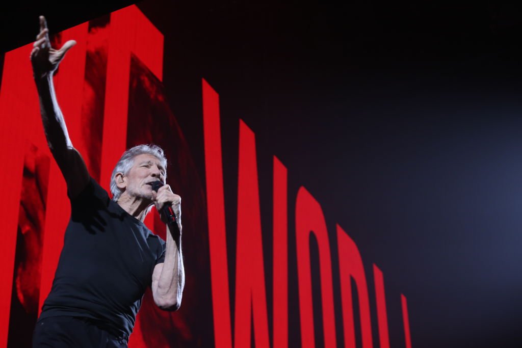 File:Roger Waters no Estádio Mané Garrincha, Brasília, Brasil