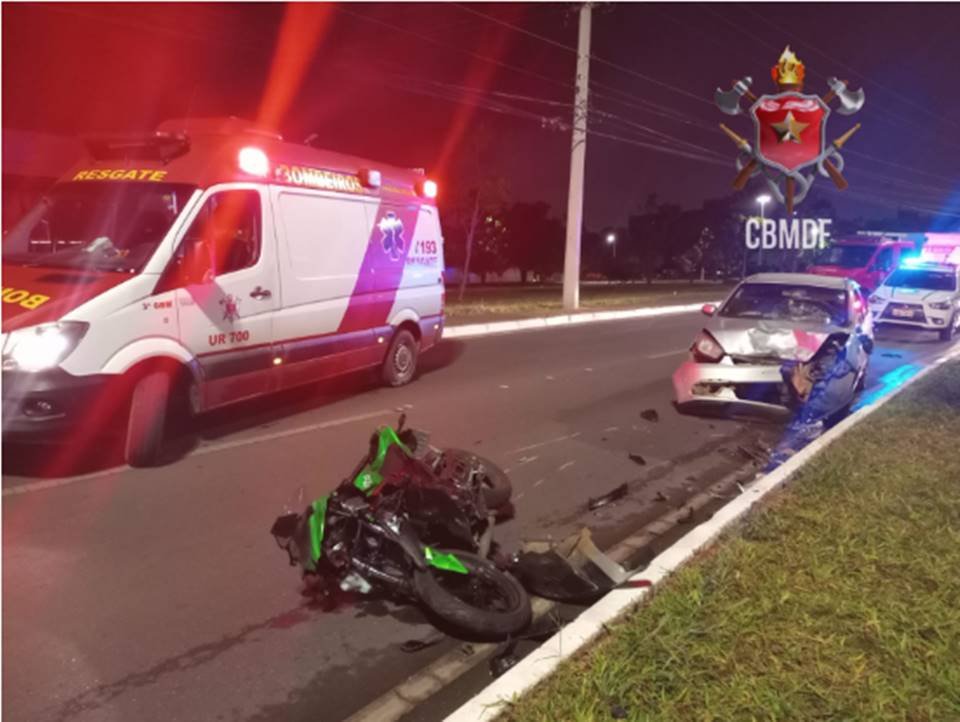 Moto destruída