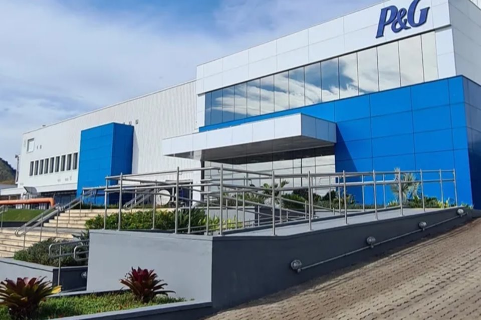 Com investimento de R$ 600 milhões, P&G inaugura fábrica no RJ