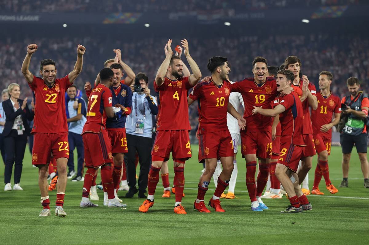 Espanha derrota Croácia nos pênaltis e é campeã da Nations League - Placar  - O futebol sem barreiras para você
