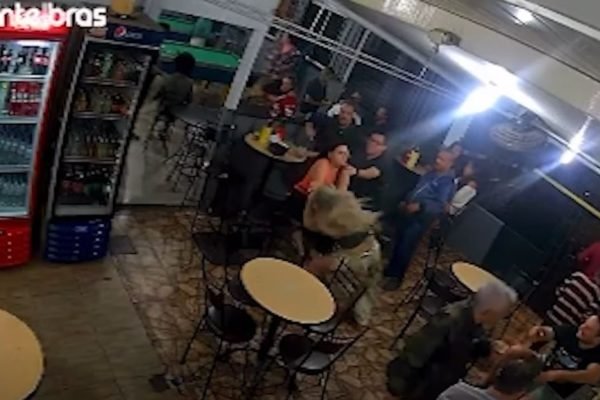 Vídeo Mulher Não Paga Conta De R 25 Em Bar Do Df Professora Reclama