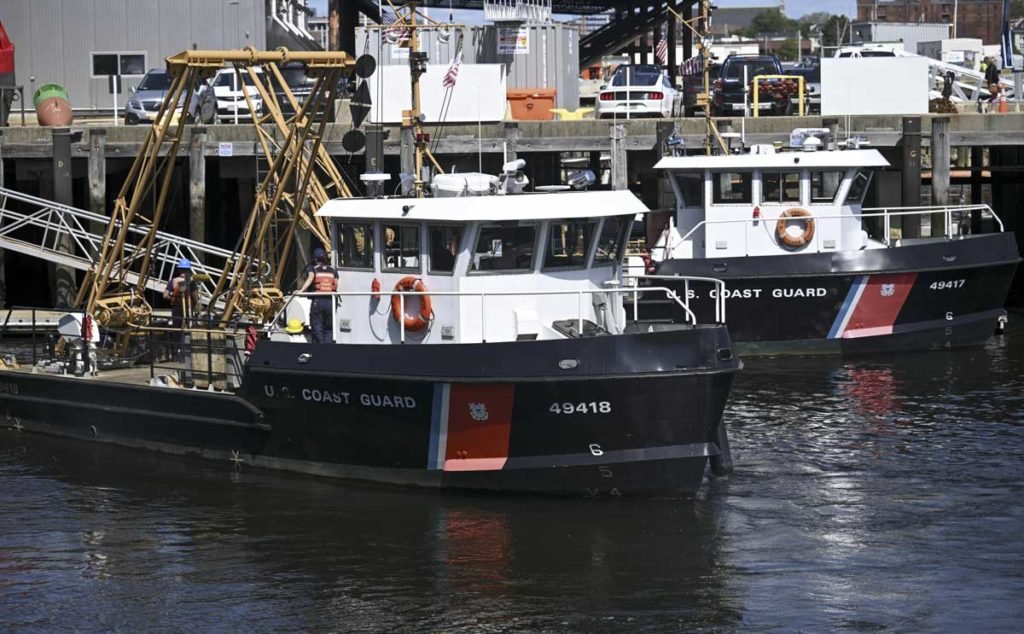 Equipes de resgate tentam rastrear a origem dos sons ouvidos nas profundezas do Atlântico Norte em busca de um submersível turístico