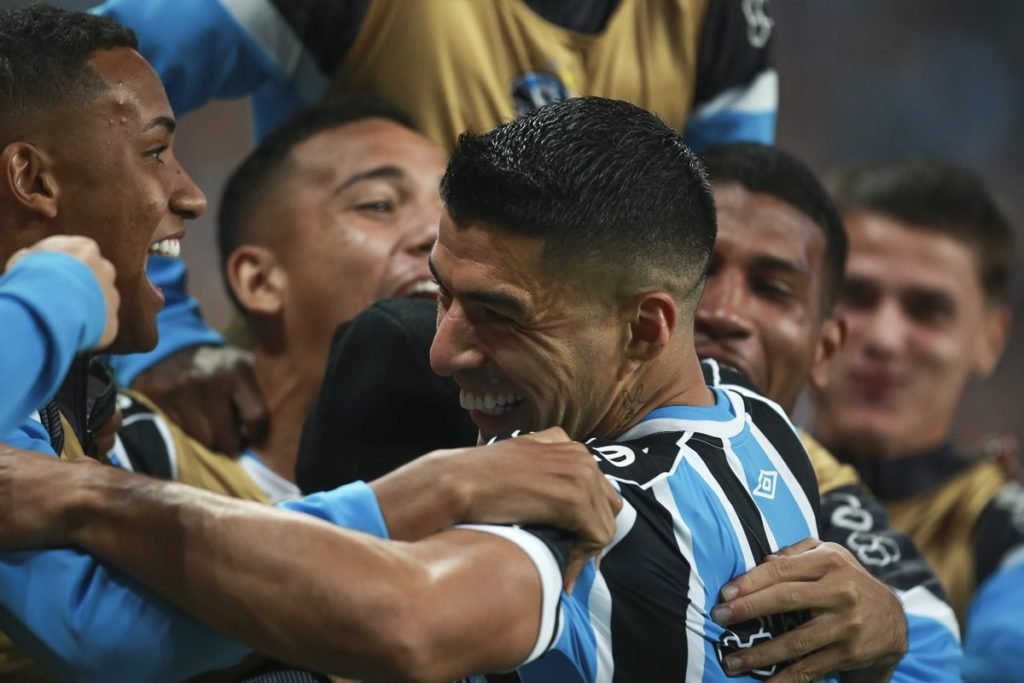 Suárez marca 1º gol no Brasileirão, mas Grêmio deixa Red Bull Bragantino  empatar no fim 