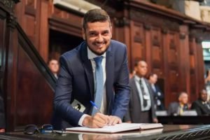 Presidente da Alerj pressiona e emplaca número dois na Polícia Civil