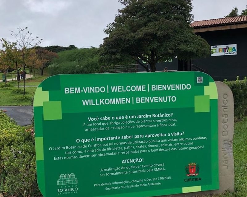 Placa de Jardim: Bem-vindo, Welcome, Bienvenido