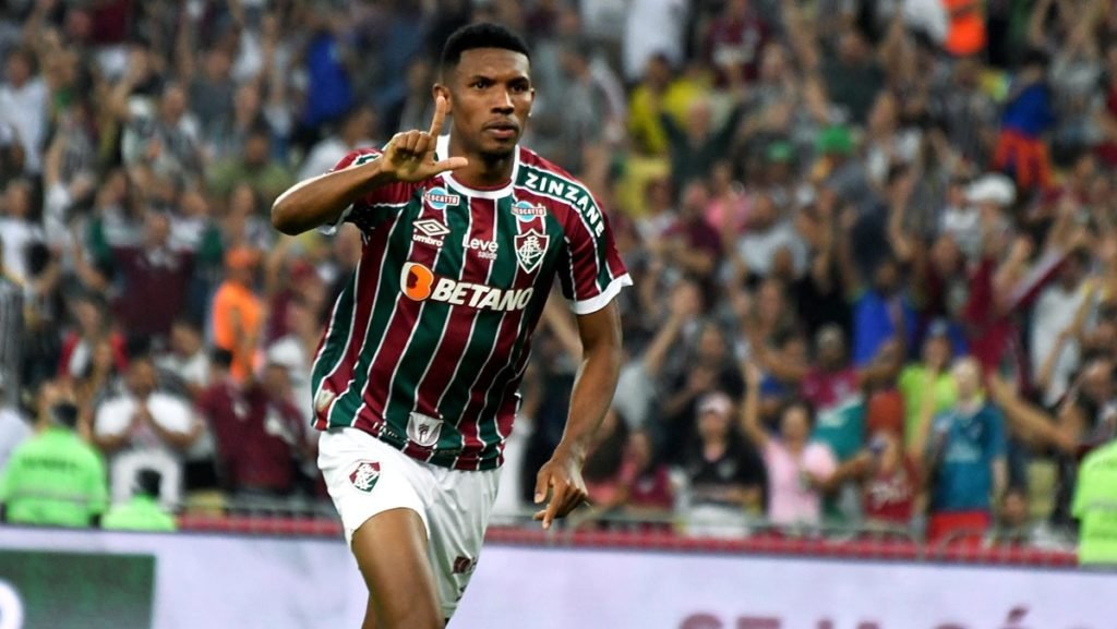 Bahia sai na frente, mas não aproveita vantagem numérica e sofre virada  para o Fluminense