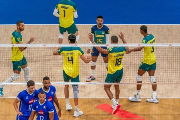Brasil joga bem e derrota a França pela Liga das Nações de Vôlei