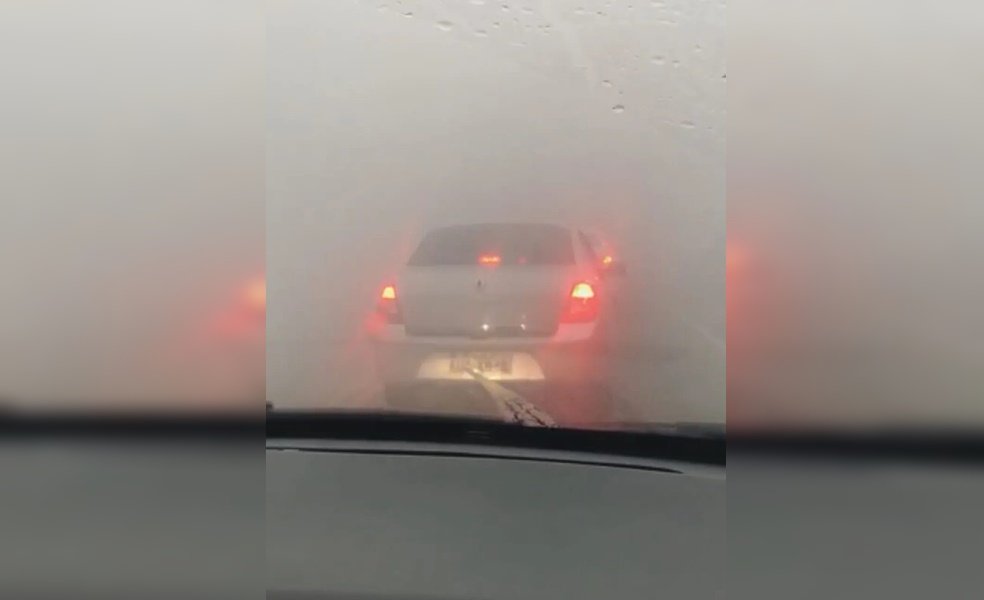 Vídeo incêndio em aterro deixa Teresópolis (RJ) envolta em fumaça