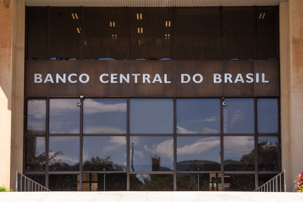 imagem colorida Fachada de prédio do Banco Central do Brasil - Metrópoles