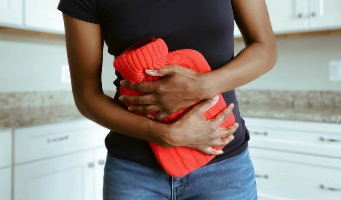 Especialista dá 5 dicas para aliviar cólicas menstruais | Metrópoles
