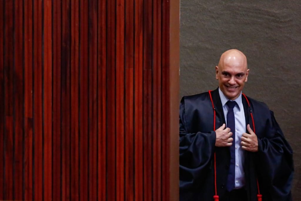 Ministro Alexandre de Moraes, presidente do TSE durante Tribunal Superior Eleitoral TSE retoma, nesta terça-feira (27:6), o julgamento que pode levar à inelegibilidade do ex-presidente Jair Bolsonaro (PL-RJ)
