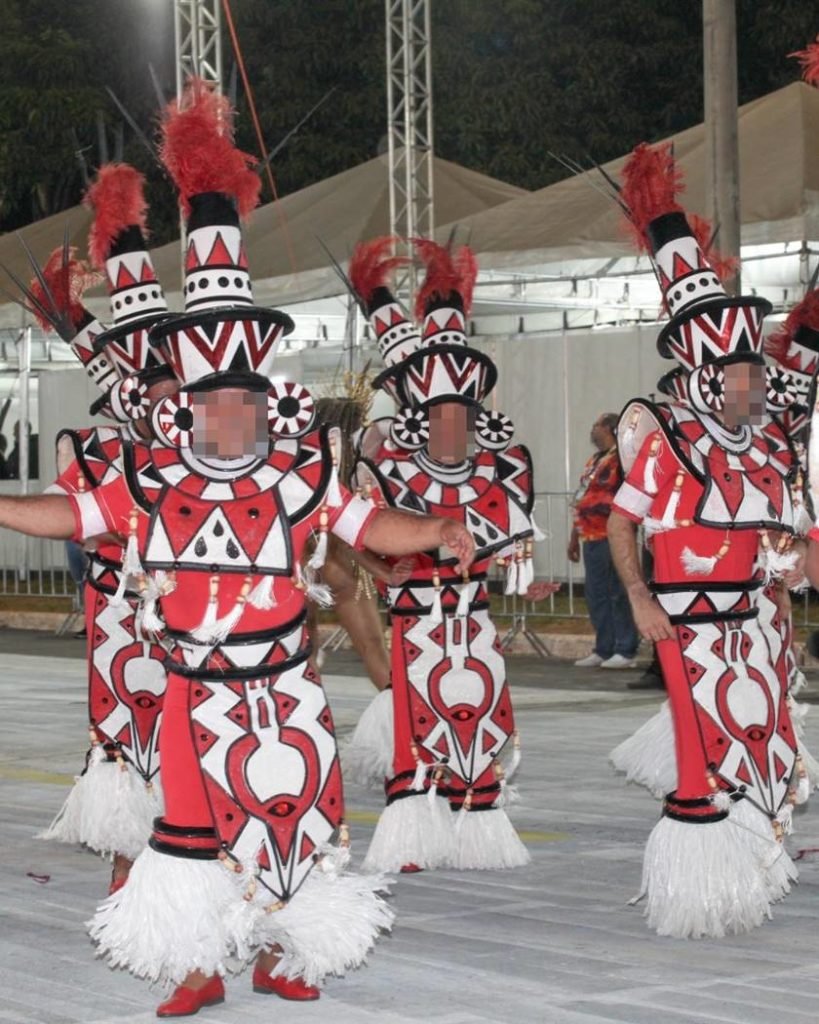 Canadense desenvolve jogo de tabuleiro sobre desfiles de escolas de samba
