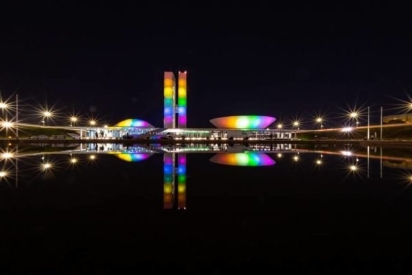 Cidade do Rio se cobre com as cores do arco-íris para festejar o Dia  Internacional do Orgulho LGBTQIAP+ - Rio - Extra Online