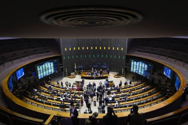 Imagem colorida do plenário da Câmara dos Deputados do Brasil (Congresso Nacional) vetos novo ensino médio - Metrópoles