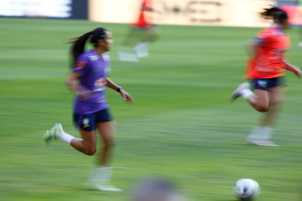 É hoje! Brasil enfrenta o Chile na última partida antes da Copa