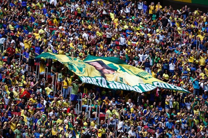 Seleção goleia Chile por 4 a 0 no último jogo no Brasil antes da Copa