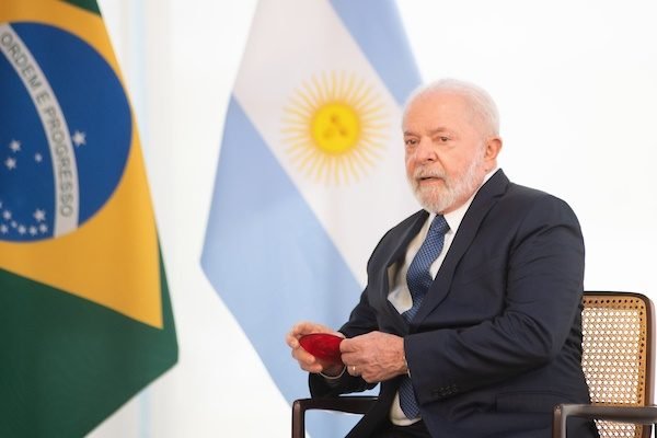 Argentina e Brasil: espelho quebrado? (por Eduardo Fernandez Silva)