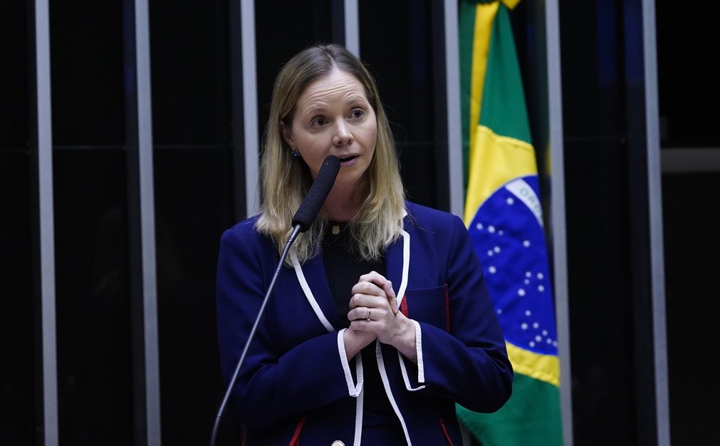 A deputada Dani Cunha, do União Brasil do Rio de Janeiro, discursa no plenário da Câmara