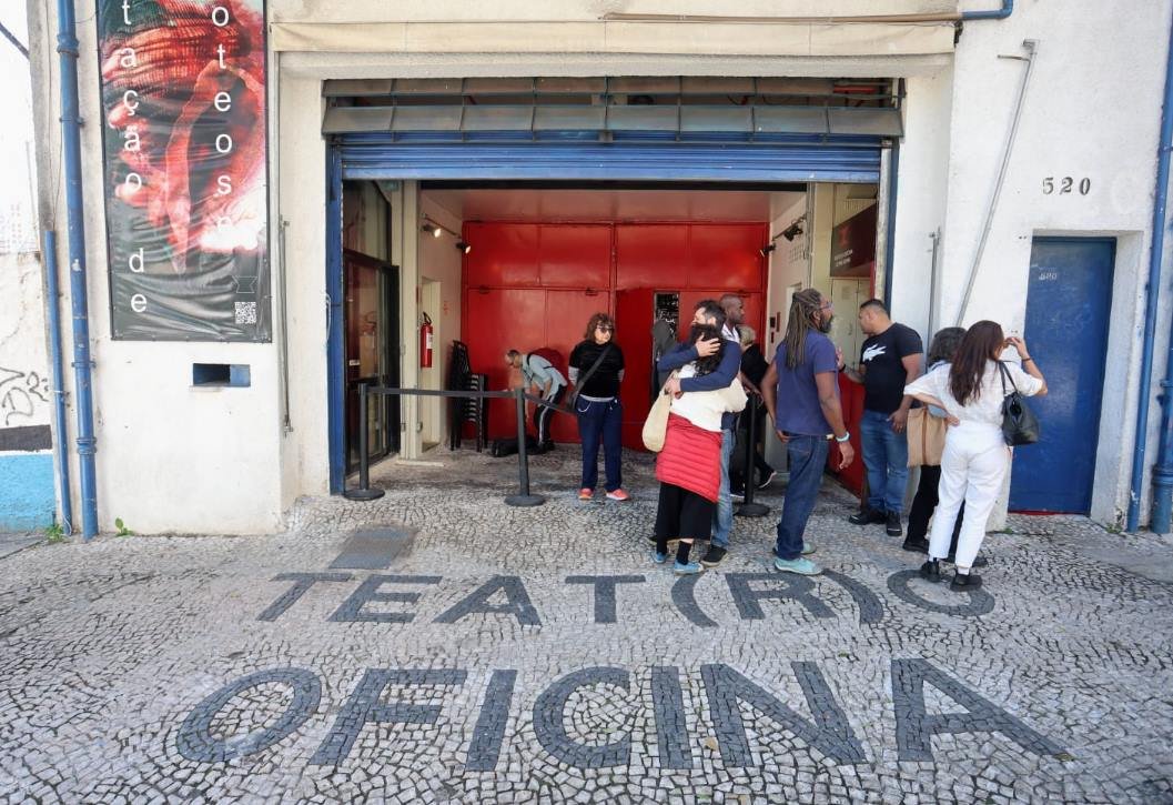 Fãs e amigos homenageiam Zé Celso no Teatro Oficina Era uma força Metrópoles